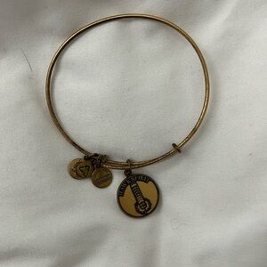EUC Alex & Ani Hawk Spirit gold bangle